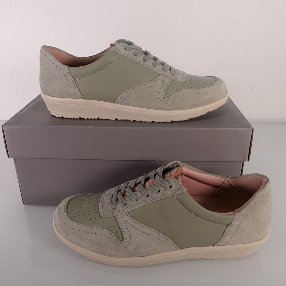 Vionic Womens Karigan Leather Suede Walking Shoes Sage Slip On Size 5M New Box